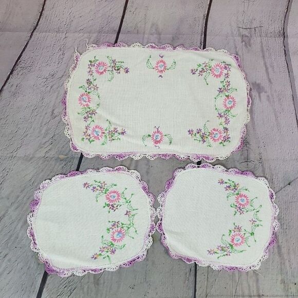 Vintage Handmade Linen Cross Stitch Vanity Set Floral Crochet Trim - Picture 1 of 9